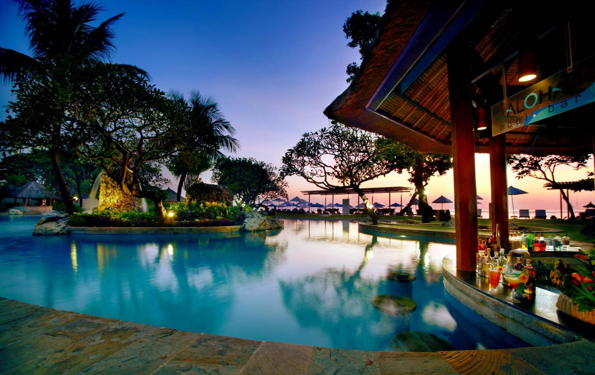 נוסא דואה Hotel Nikko Bali Benoa Beach מראה חיצוני תמונה The swimming pool at the resort