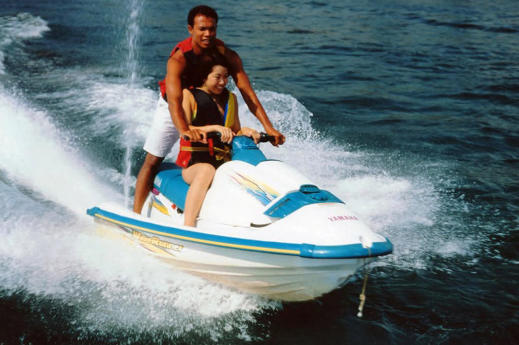 נוסא דואה Hotel Nikko Bali Benoa Beach מראה חיצוני תמונה Jet skiing