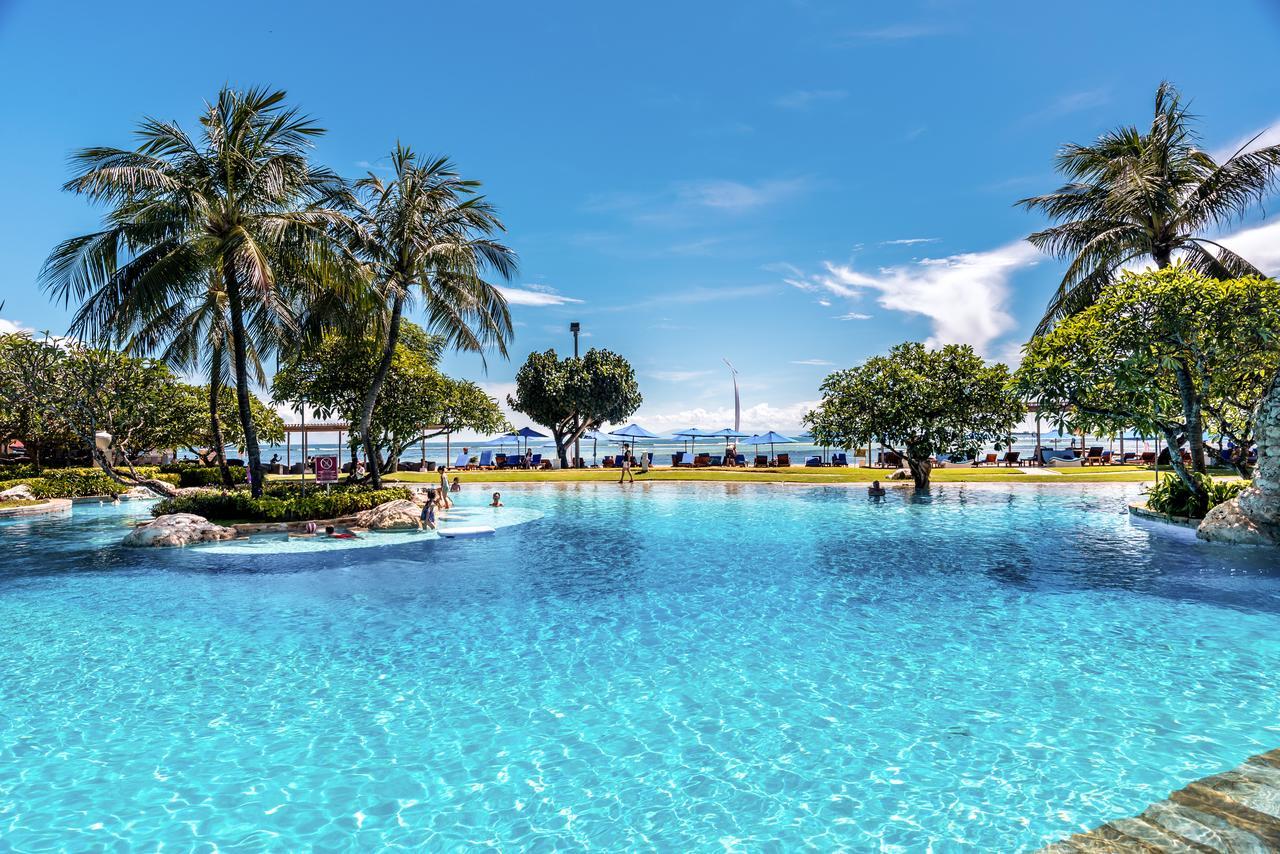 נוסא דואה Hotel Nikko Bali Benoa Beach מראה חיצוני תמונה The pool at the Shangri-La Hotel, Kuala Lumpur